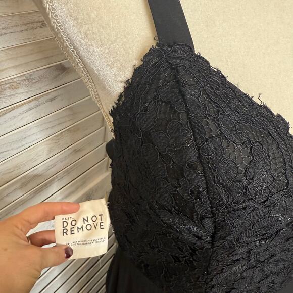 FAME and PARTNERS NWT Women's Size 10 Black Back Lace Tulip Maxi Sexy Gown Event - Picture 14 of 16